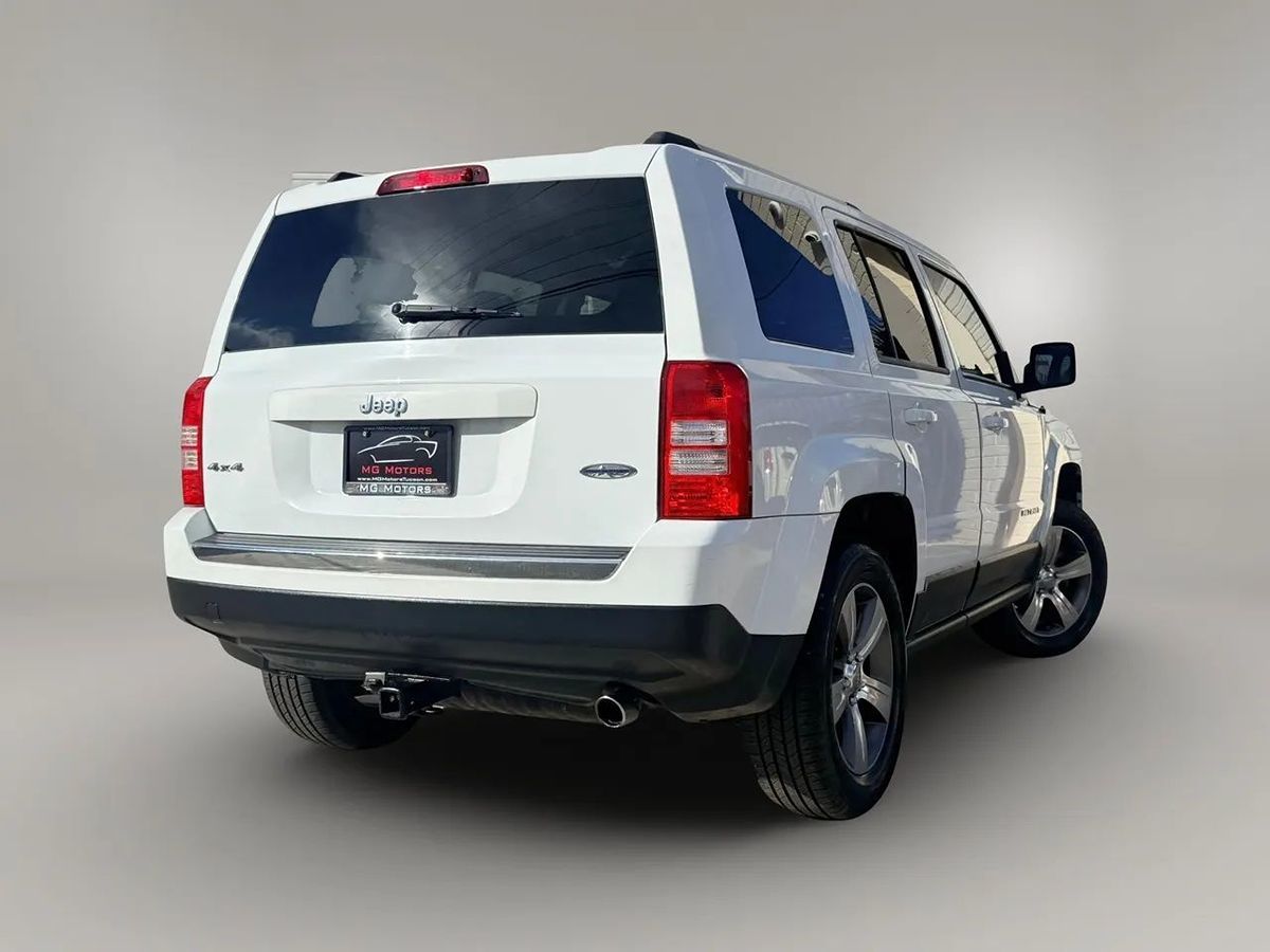 2016 Jeep Patriot Latitude photo 17