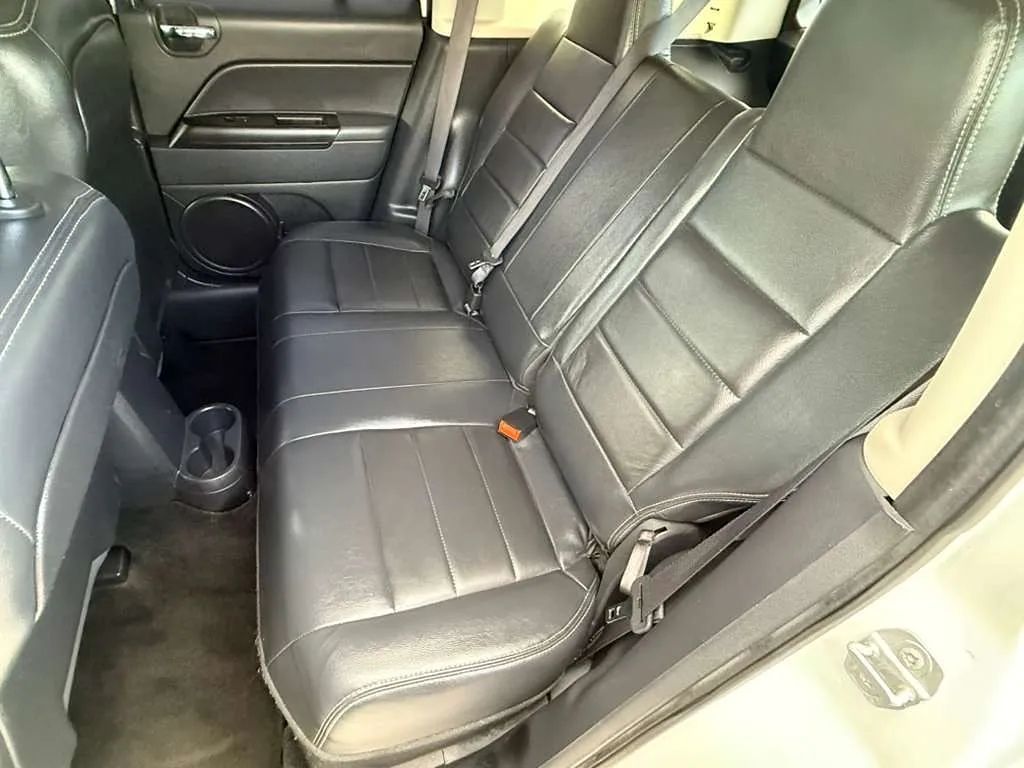 2016 Jeep Patriot Latitude photo 45