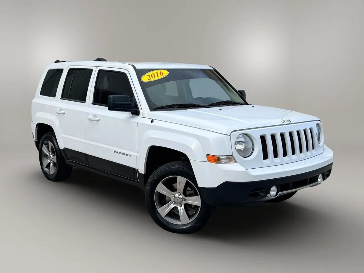 2016 Jeep Patriot Latitude photo 4