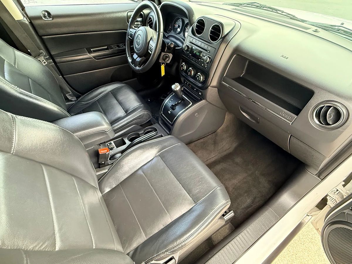 2016 Jeep Patriot Latitude photo 37