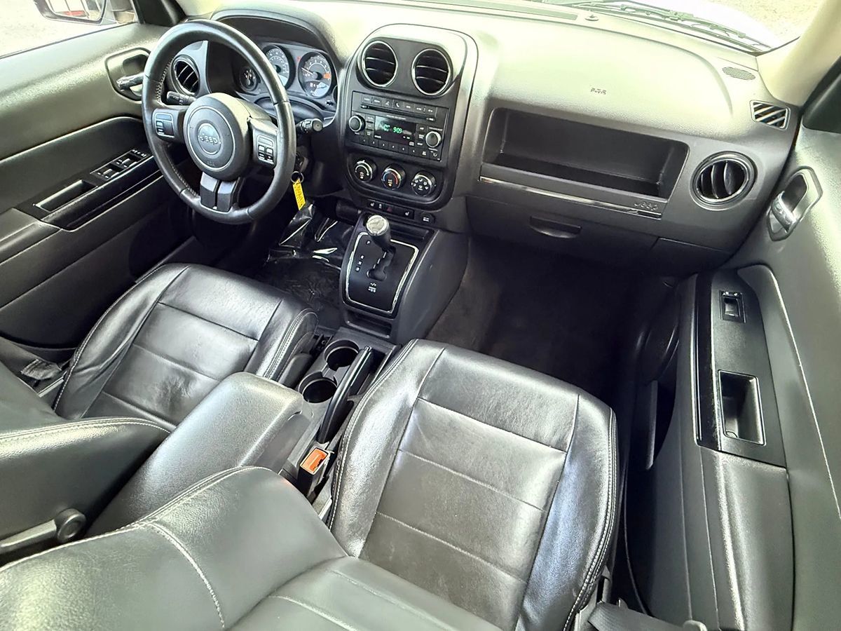 2016 Jeep Patriot Latitude photo 38