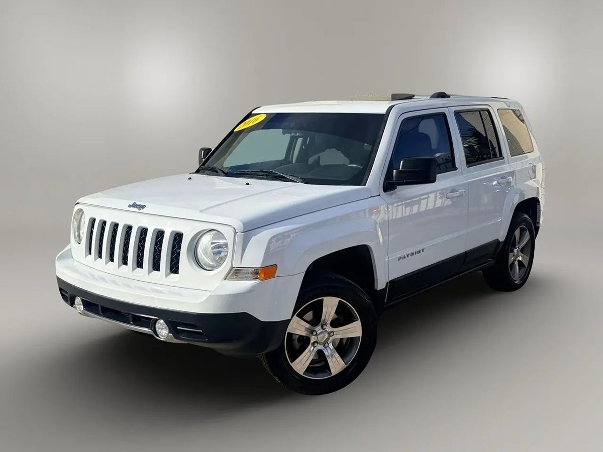 2016 Jeep Patriot Latitude photo 9