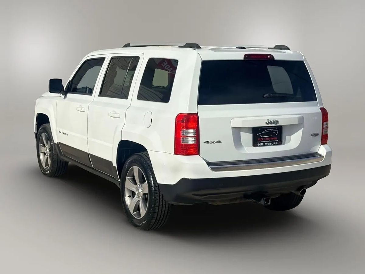 2016 Jeep Patriot Latitude photo 28