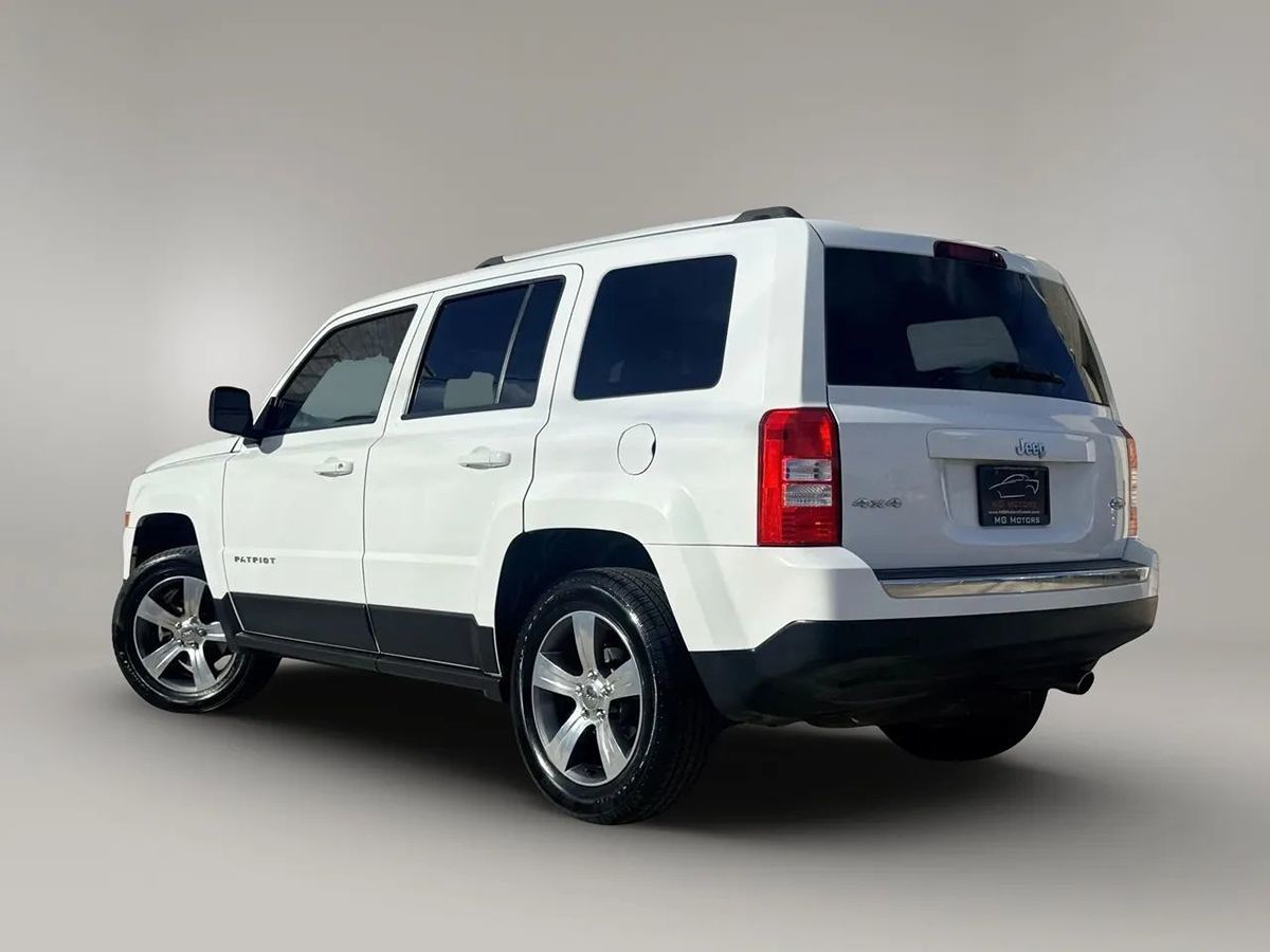 2016 Jeep Patriot Latitude photo 22