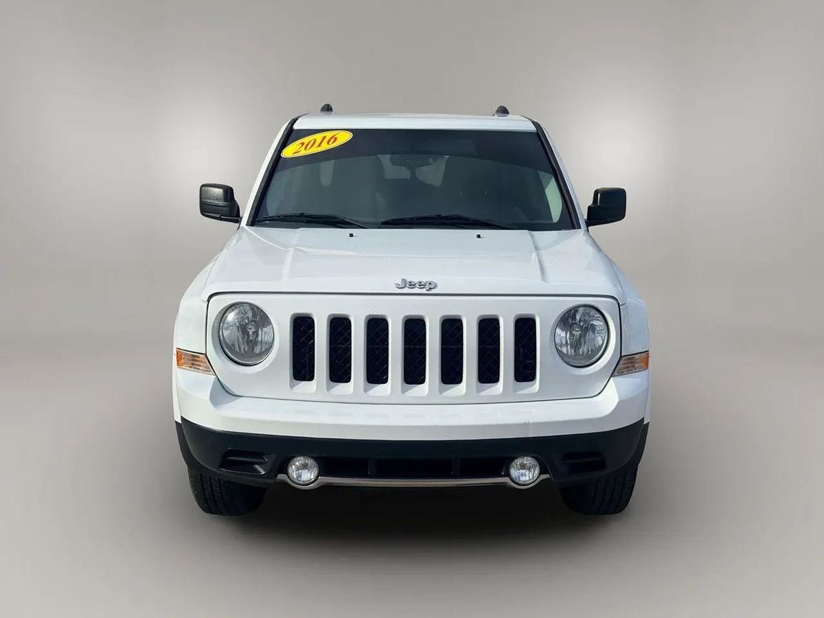 2016 Jeep Patriot Latitude photo 15
