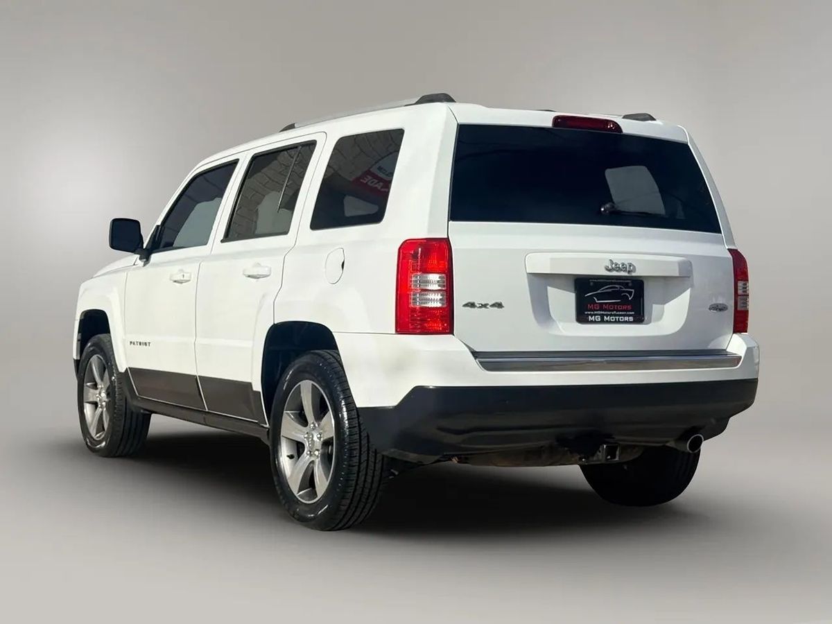 2016 Jeep Patriot Latitude photo 24