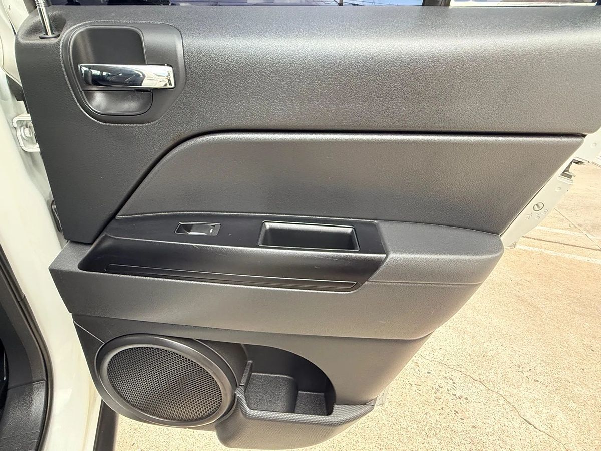 2016 Jeep Patriot Latitude photo 41