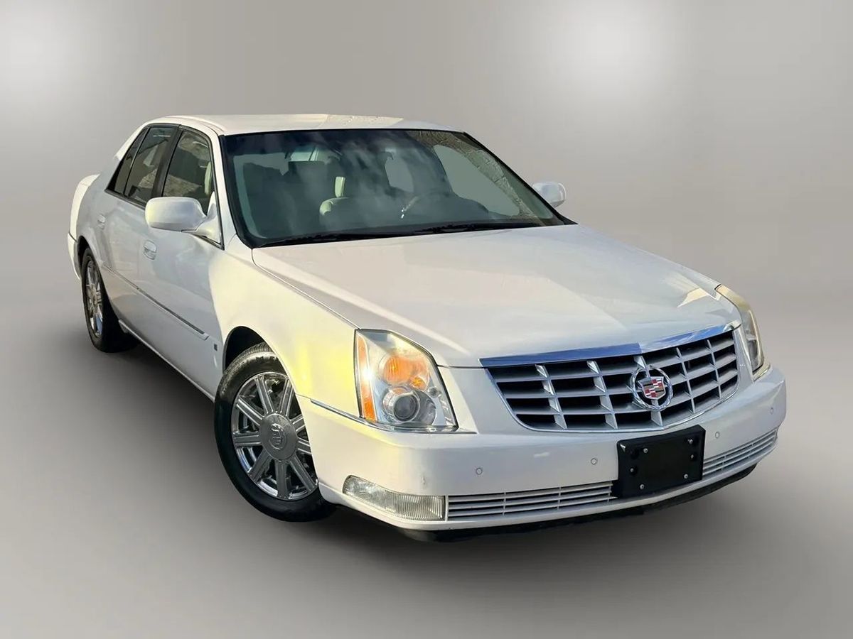 2007 Cadillac DTS Luxury II photo 2