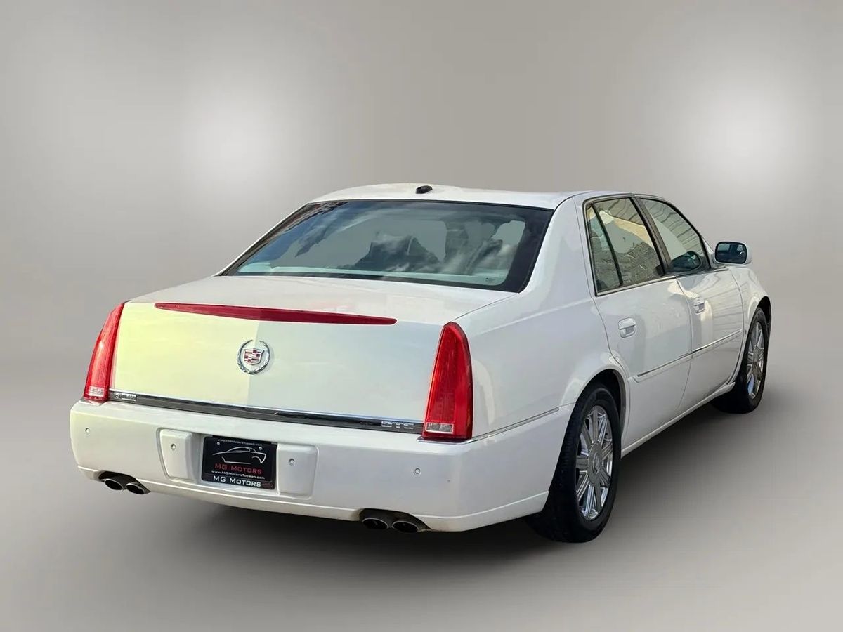 2007 Cadillac DTS Luxury II photo 20