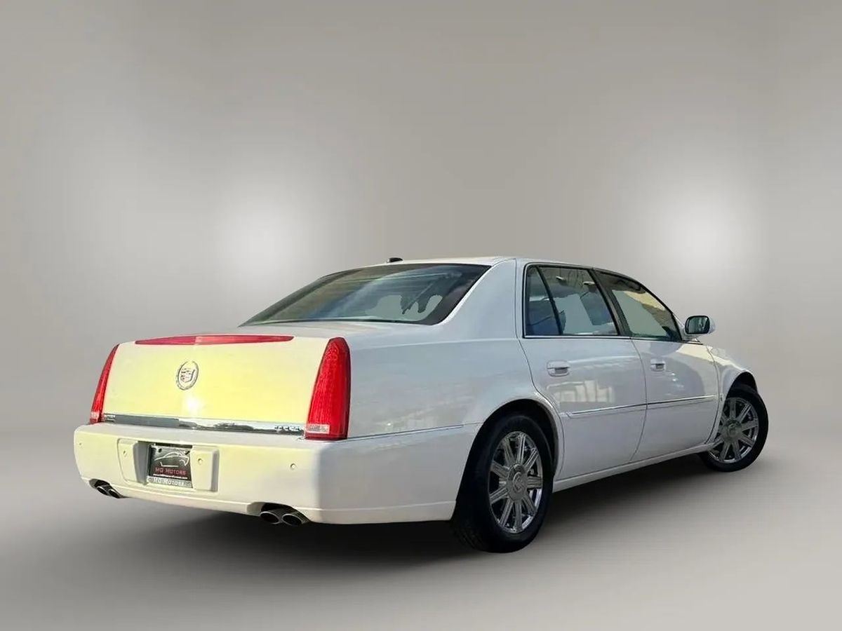 2007 Cadillac DTS Luxury II photo 22