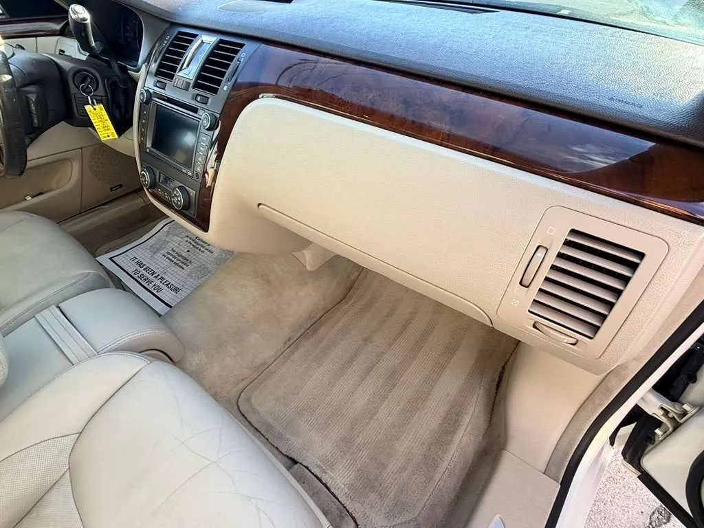 2007 Cadillac DTS Luxury II photo 36