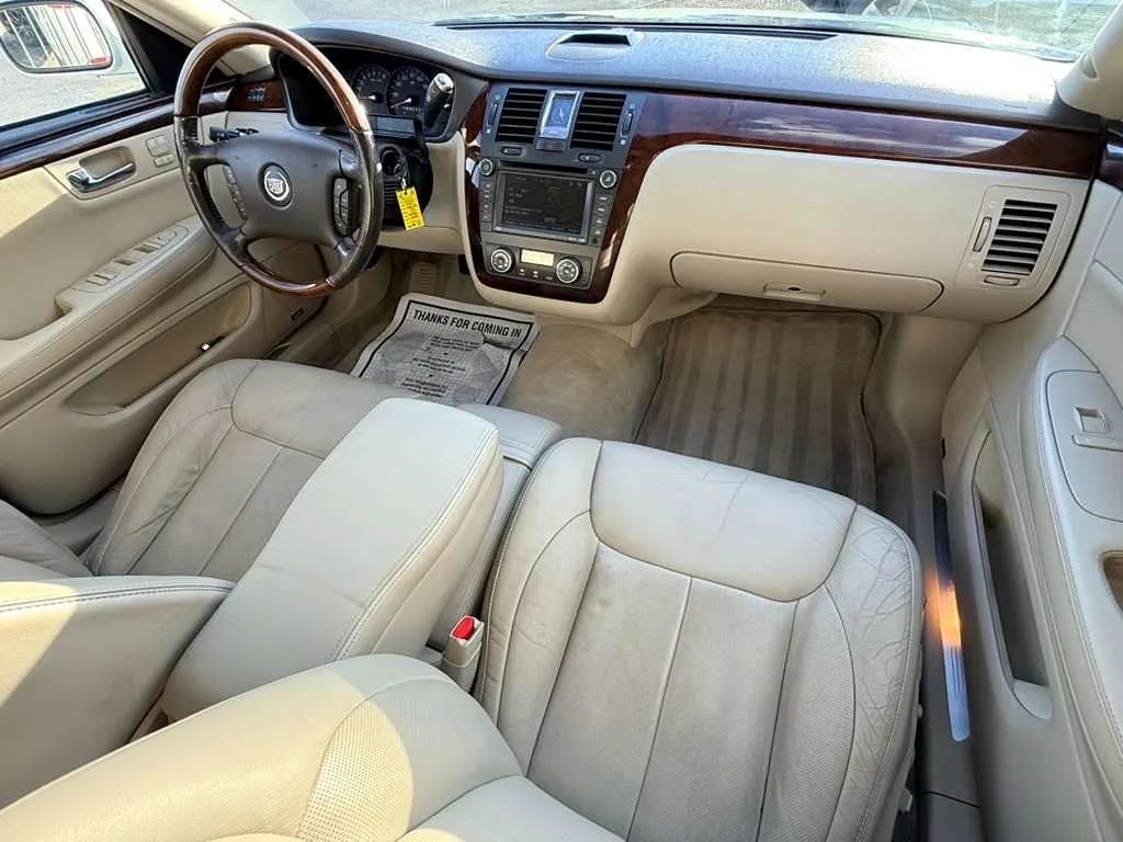 2007 Cadillac DTS Luxury II photo 38