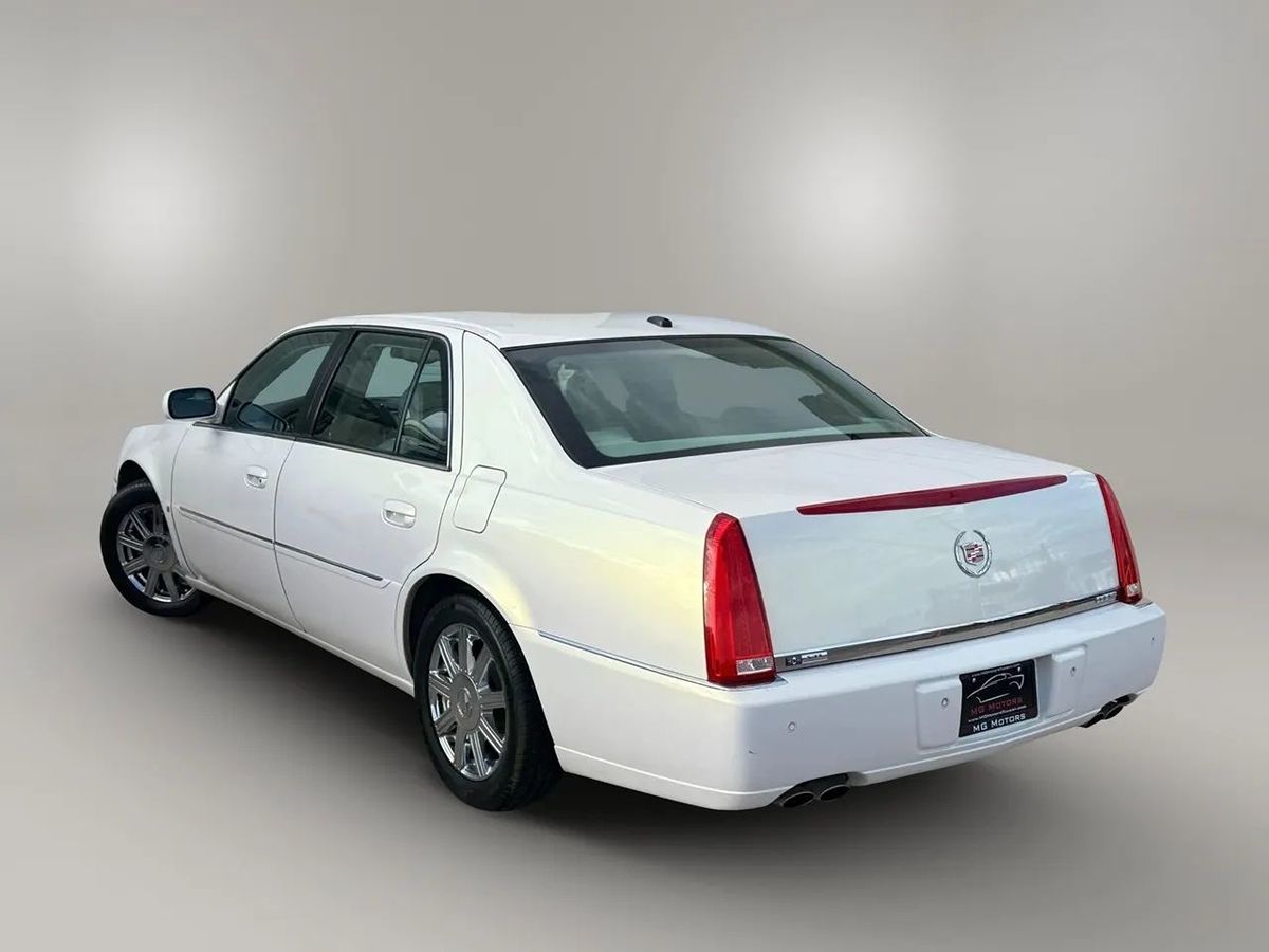 2007 Cadillac DTS Luxury II photo 27