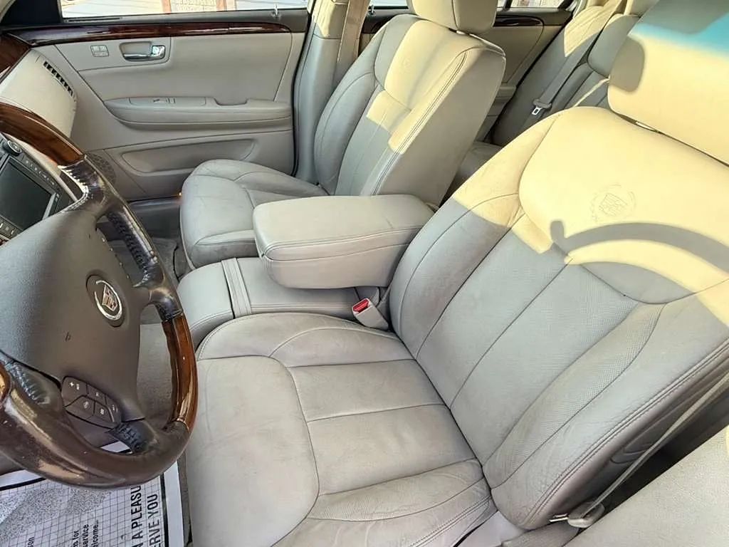 2007 Cadillac DTS Luxury II photo 34