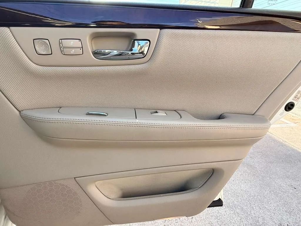 2007 Cadillac DTS Luxury II photo 47