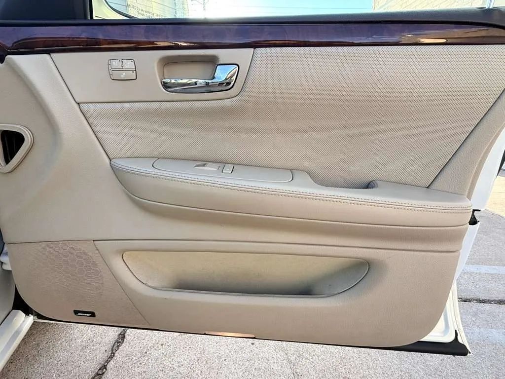 2007 Cadillac DTS Luxury II photo 37