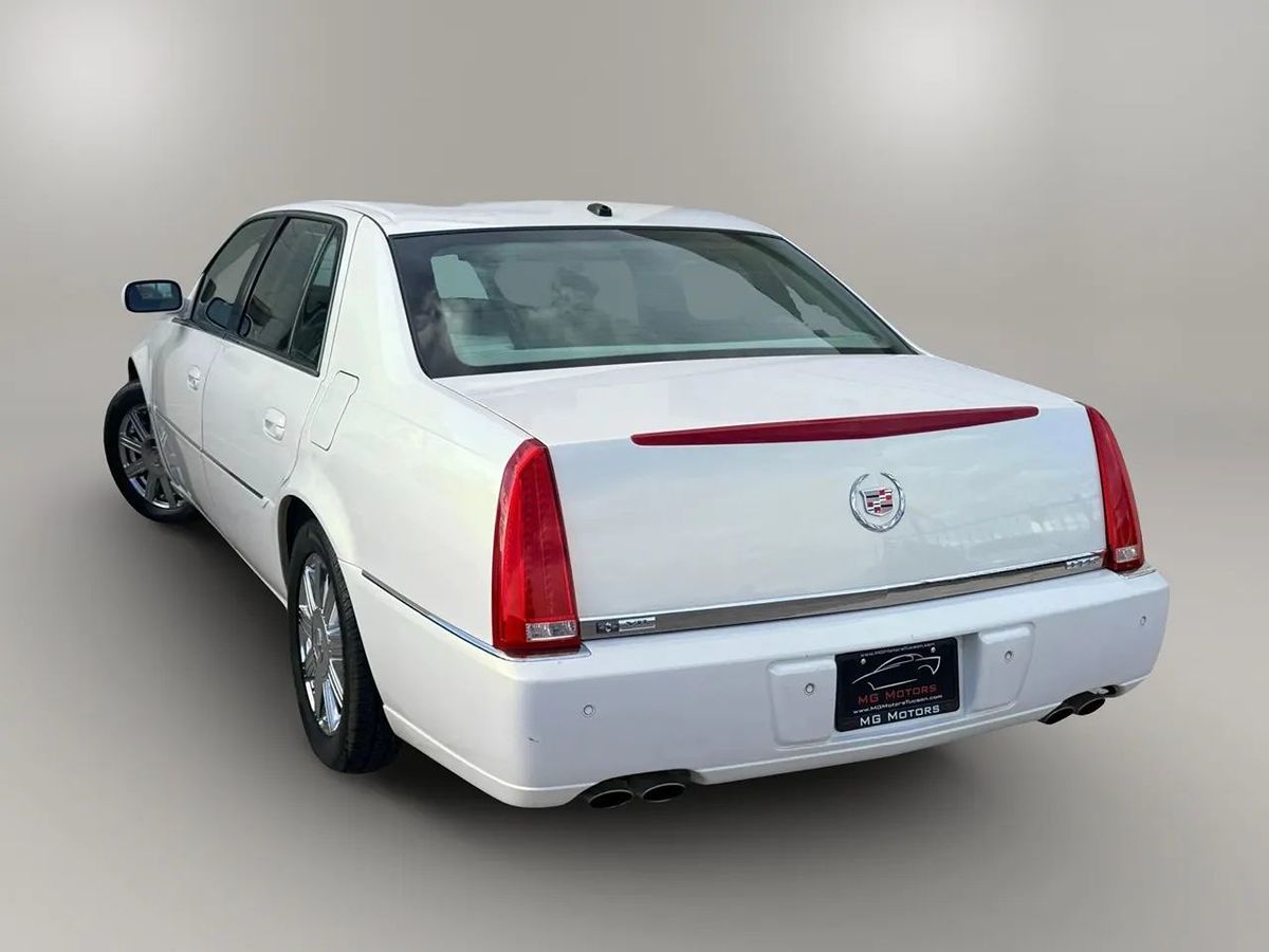 2007 Cadillac DTS Luxury II photo 19