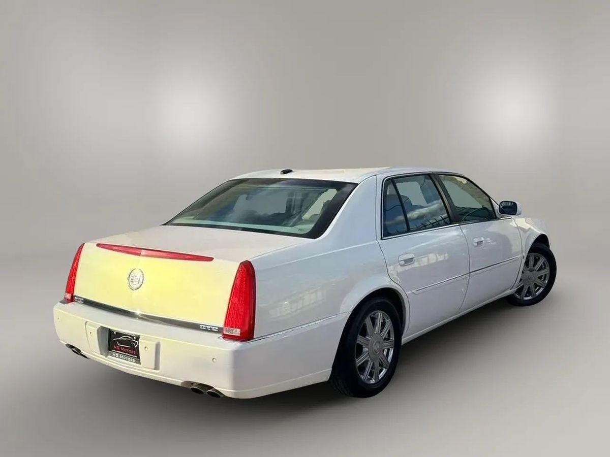 2007 Cadillac DTS Luxury II photo 26
