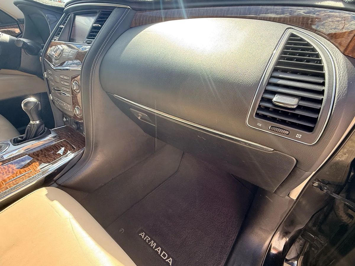 2018 Nissan Armada Platinum photo 33