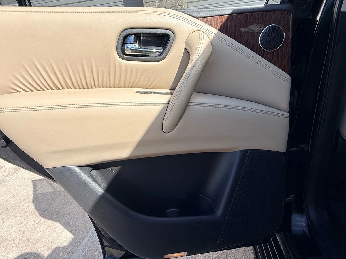 2018 Nissan Armada Platinum photo 36