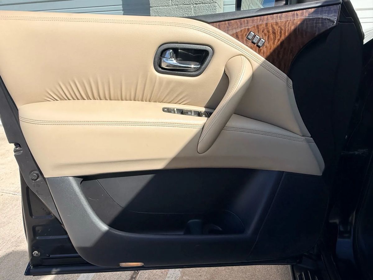 2018 Nissan Armada Platinum photo 23