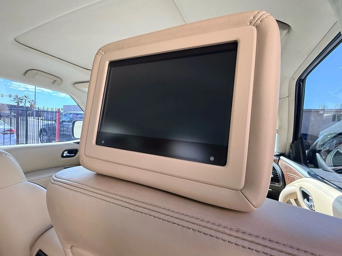 2018 Nissan Armada Platinum photo 49