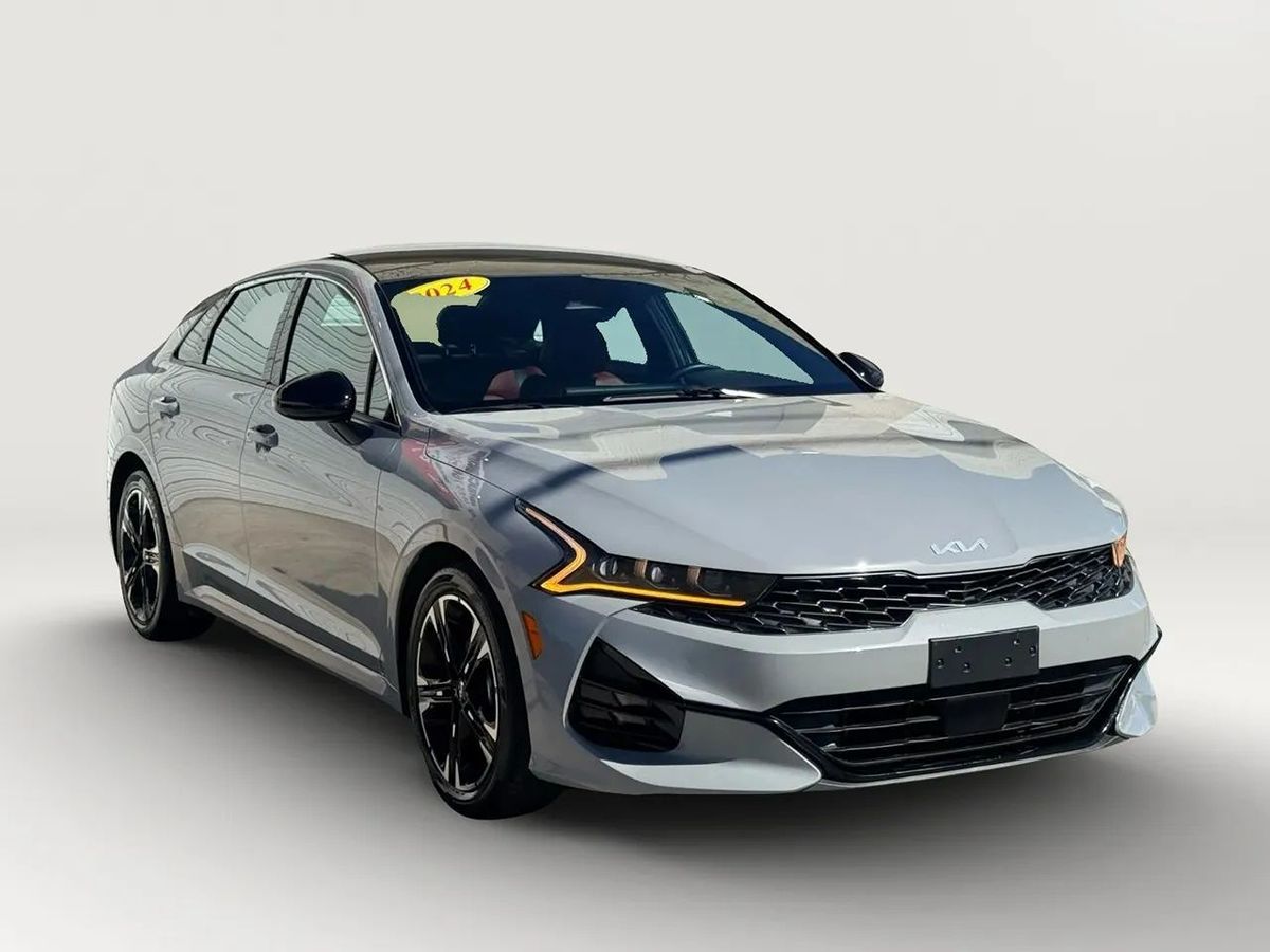 2024 Kia K5 GT-Line photo 3
