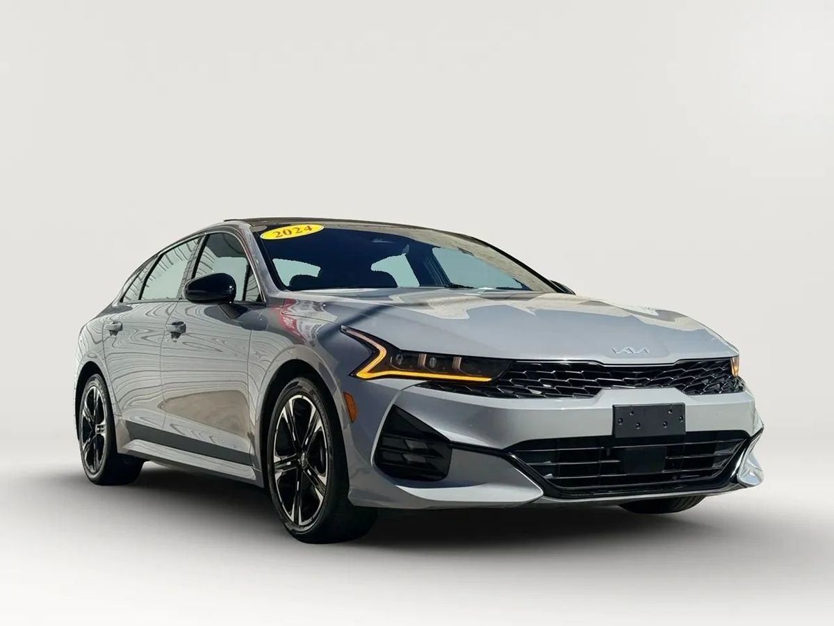 2024 Kia K5 GT-Line photo 4