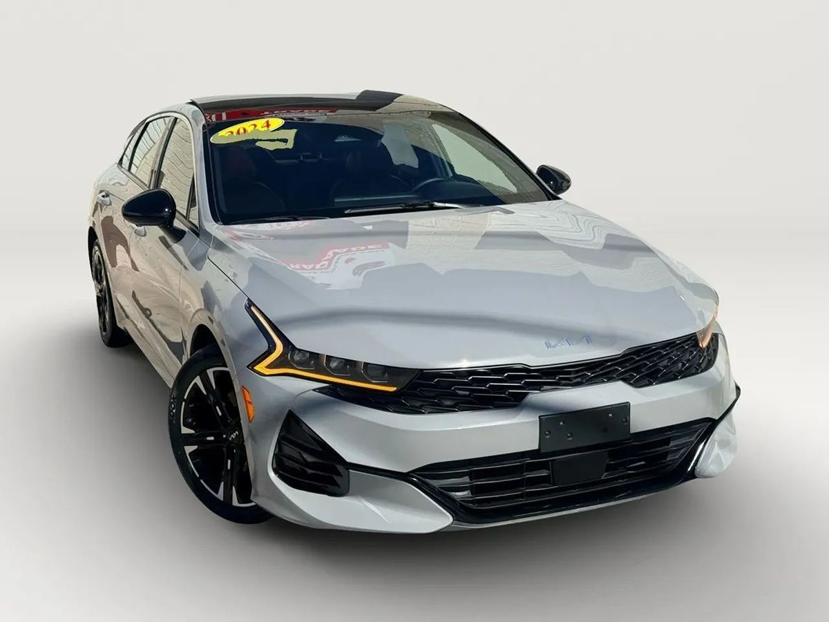 2024 Kia K5 GT-Line photo 2