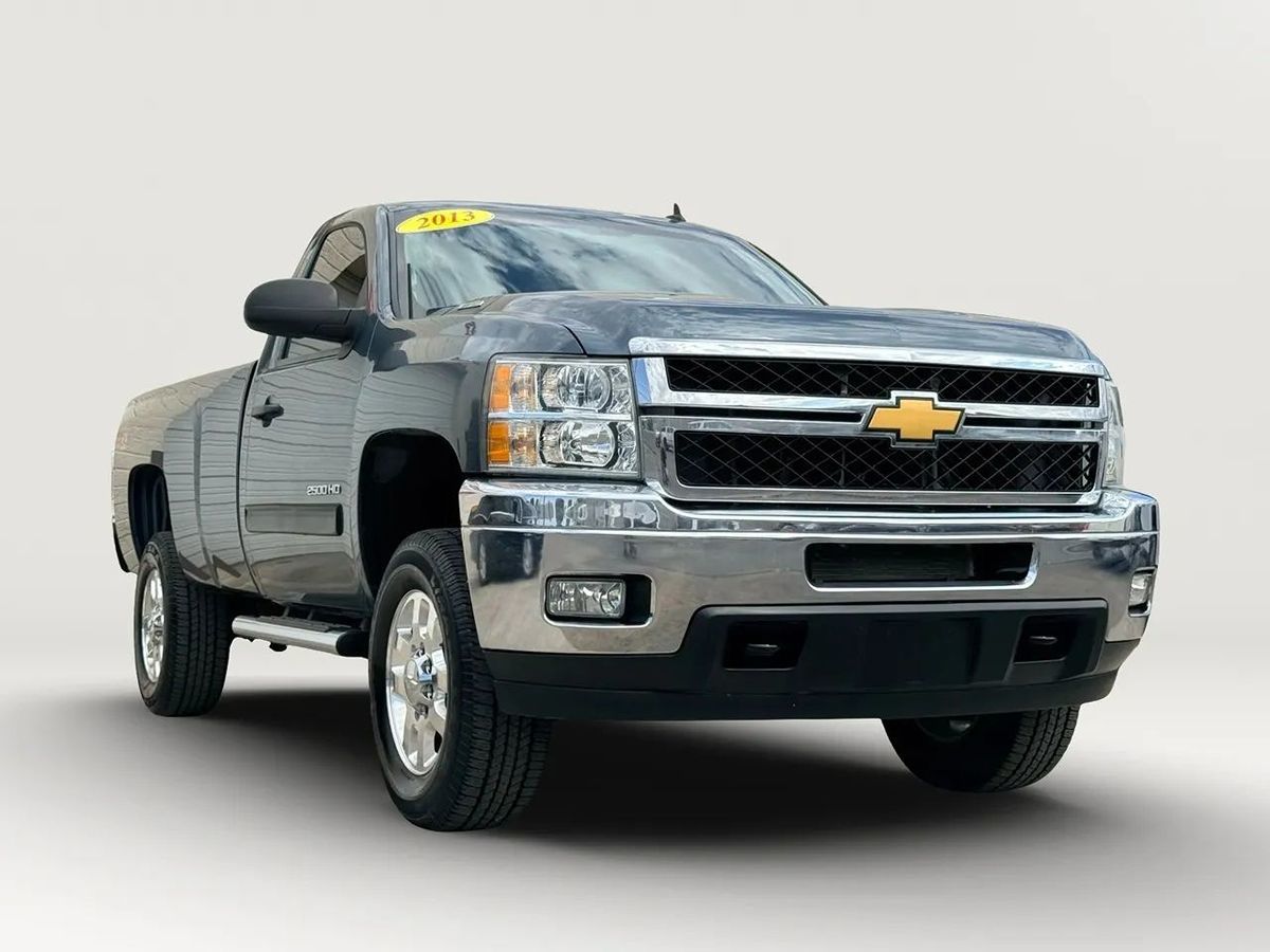 2013 Chevrolet Silverado 2500HD LT photo 4