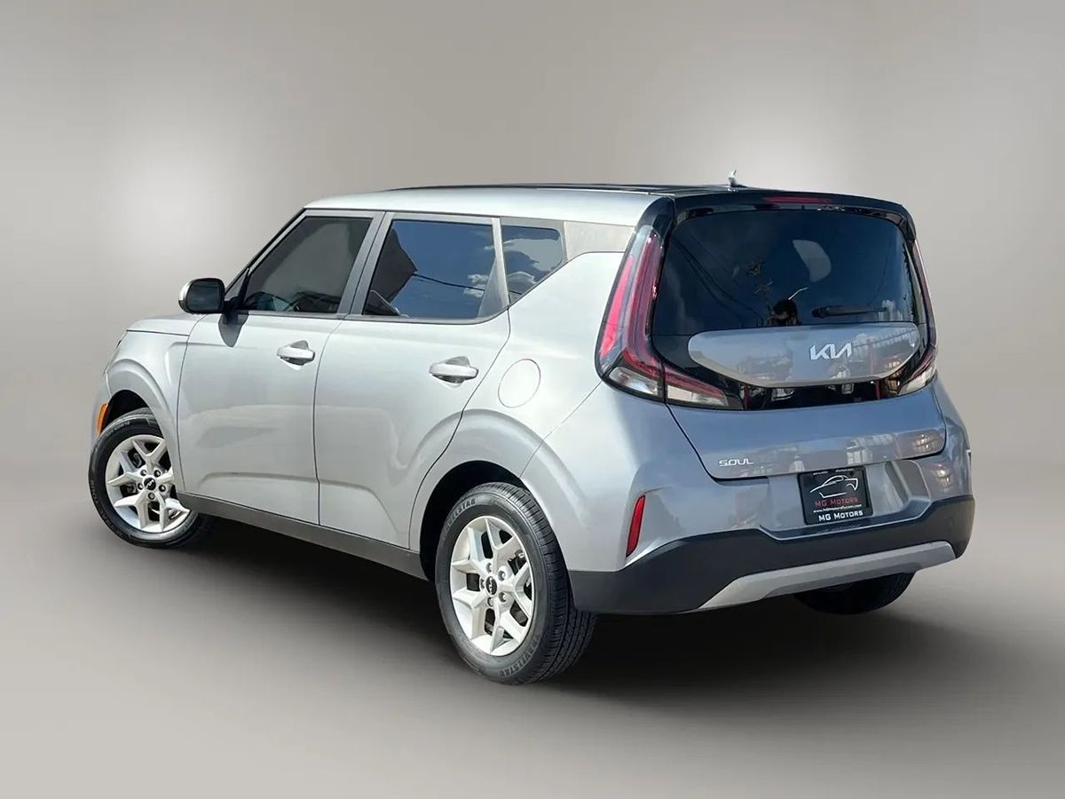 Photo 22 of this Kia Soul