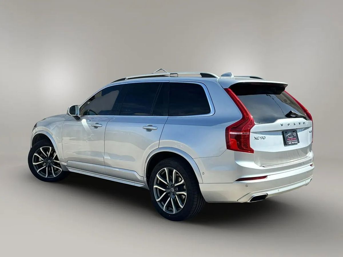 Photo 22 of this Volvo XC90