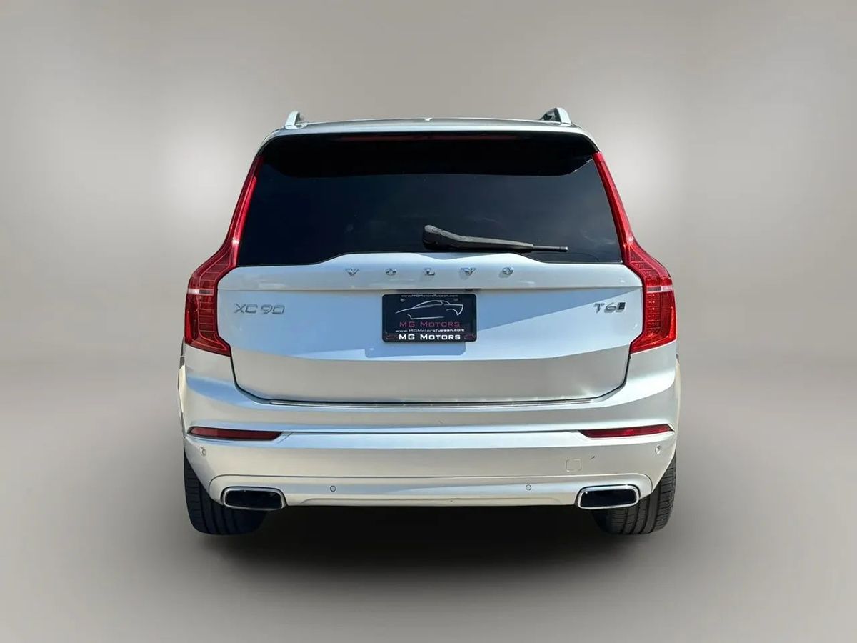 Photo 25 of this Volvo XC90