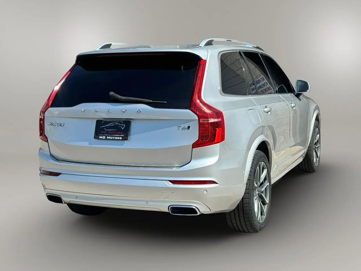 Photo 27 of this Volvo XC90