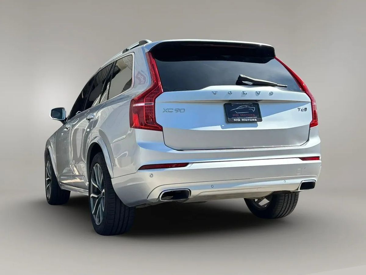 Photo 30 of this Volvo XC90