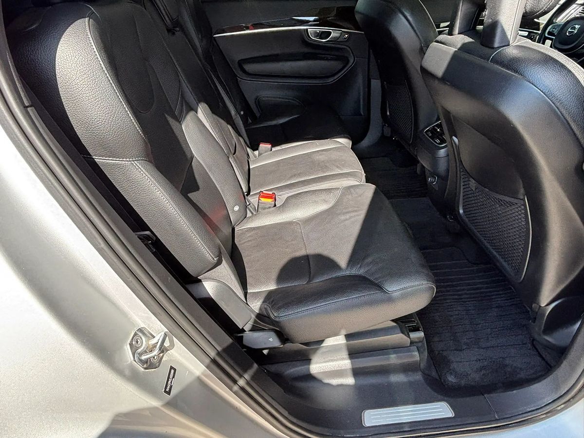 Photo 34 of this Volvo XC90