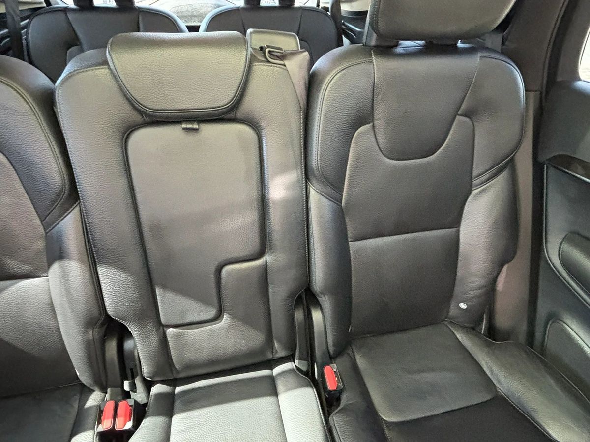 Photo 40 of this Volvo XC90
