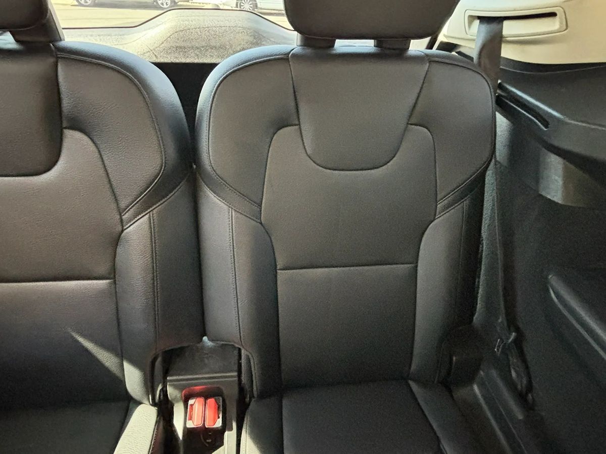 Photo 44 of this Volvo XC90