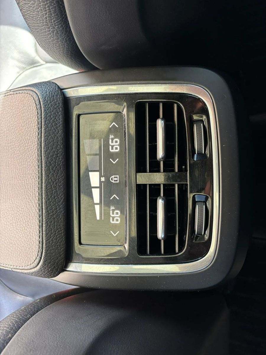 Photo 45 of this Volvo XC90