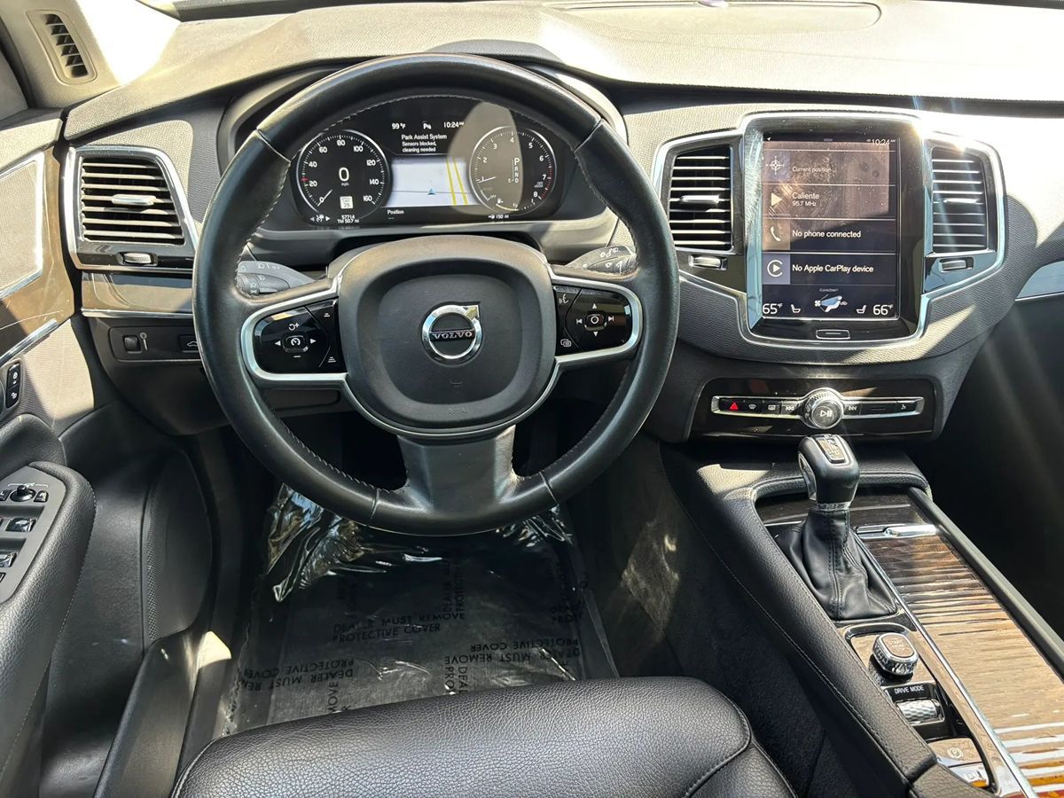 Photo 51 of this Volvo XC90