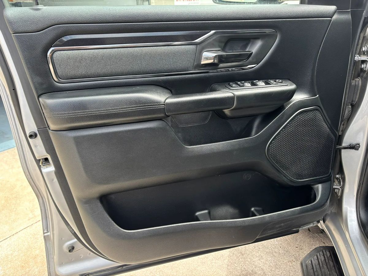 Photo 29 of this Ram 1500