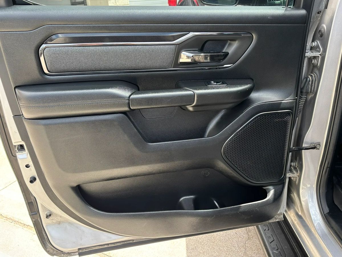 Photo 34 of this Ram 1500