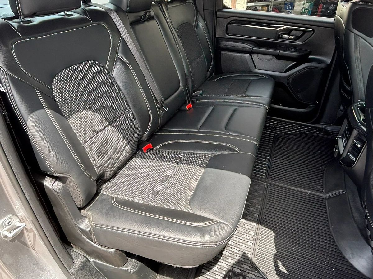 Photo 40 of this Ram 1500