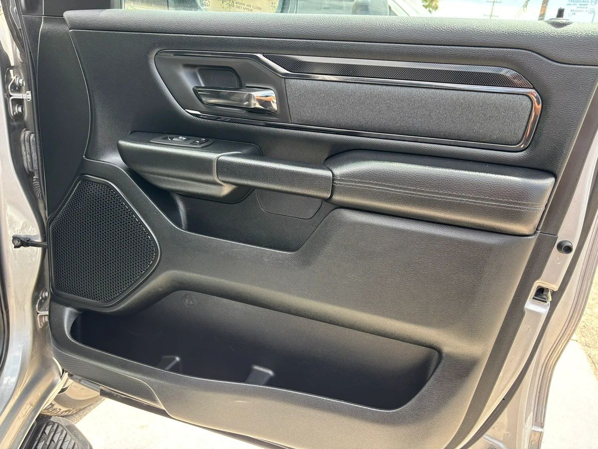 Photo 41 of this Ram 1500
