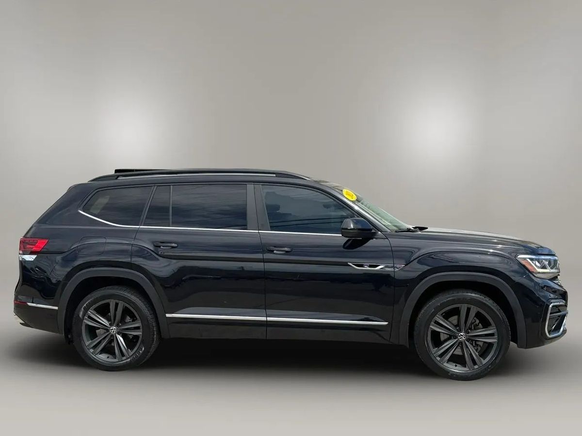 Photo 18 of this Volkswagen Atlas