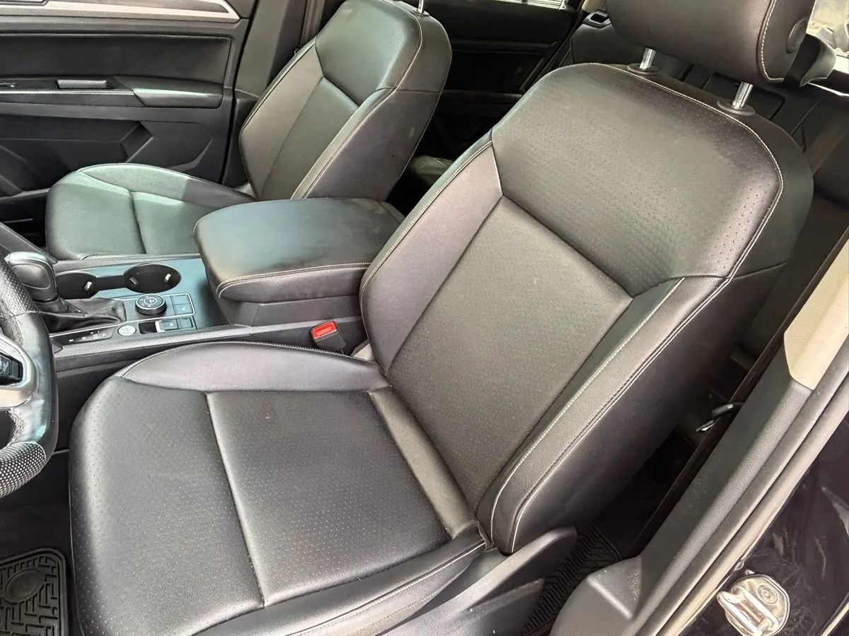 Photo 32 of this Volkswagen Atlas