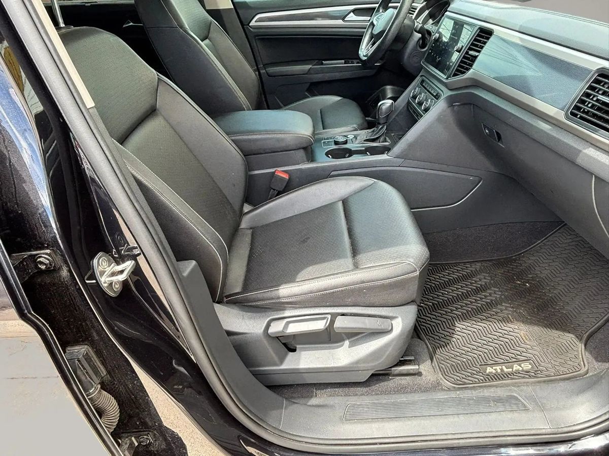 Photo 35 of this Volkswagen Atlas