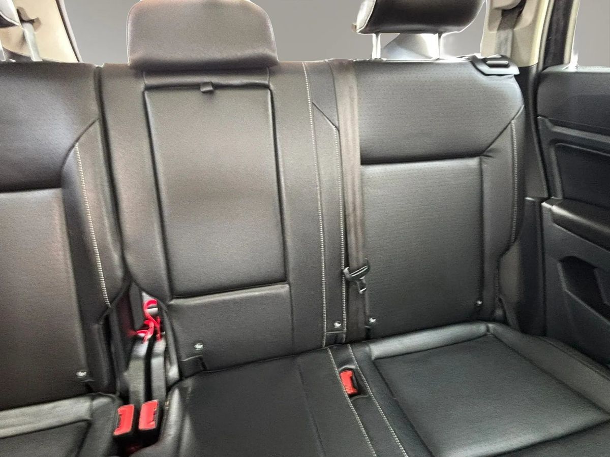 Photo 38 of this Volkswagen Atlas