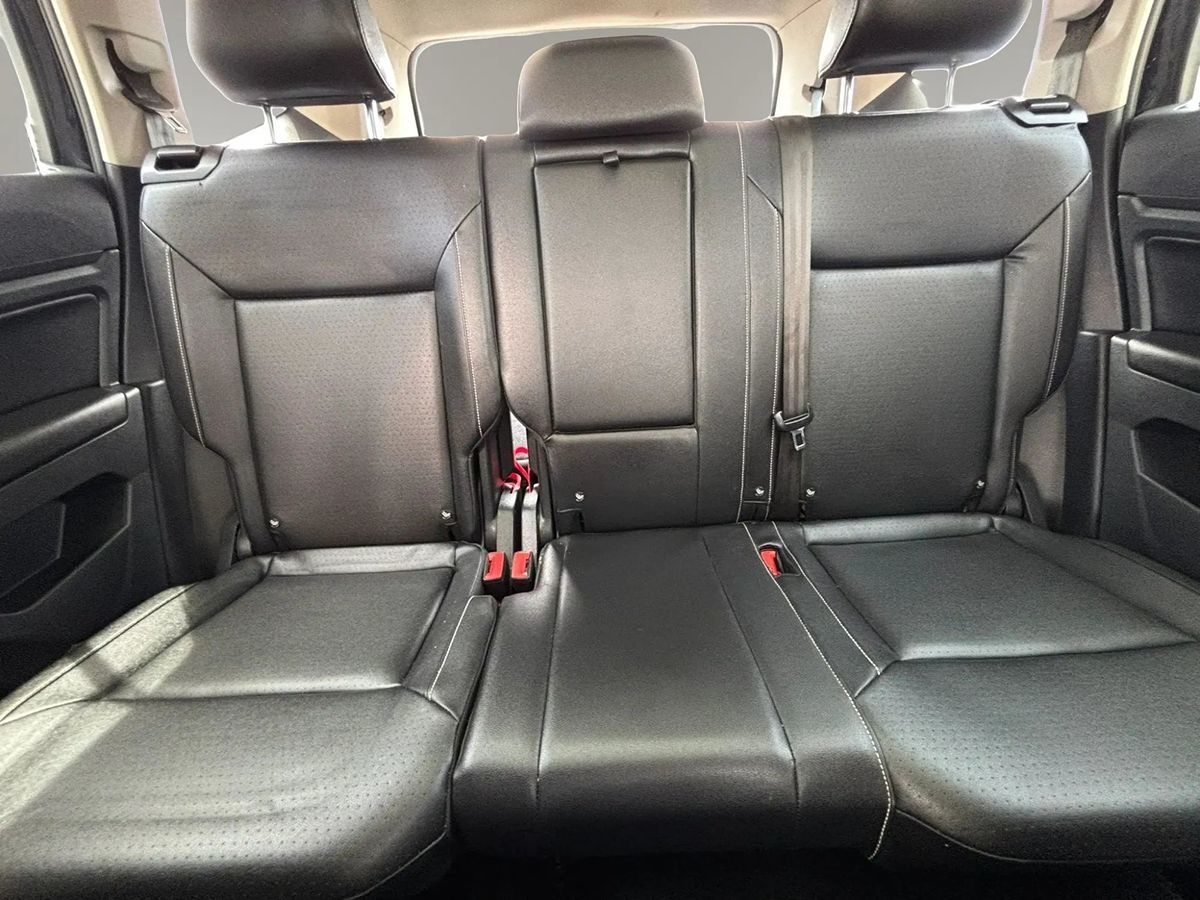 Photo 39 of this Volkswagen Atlas
