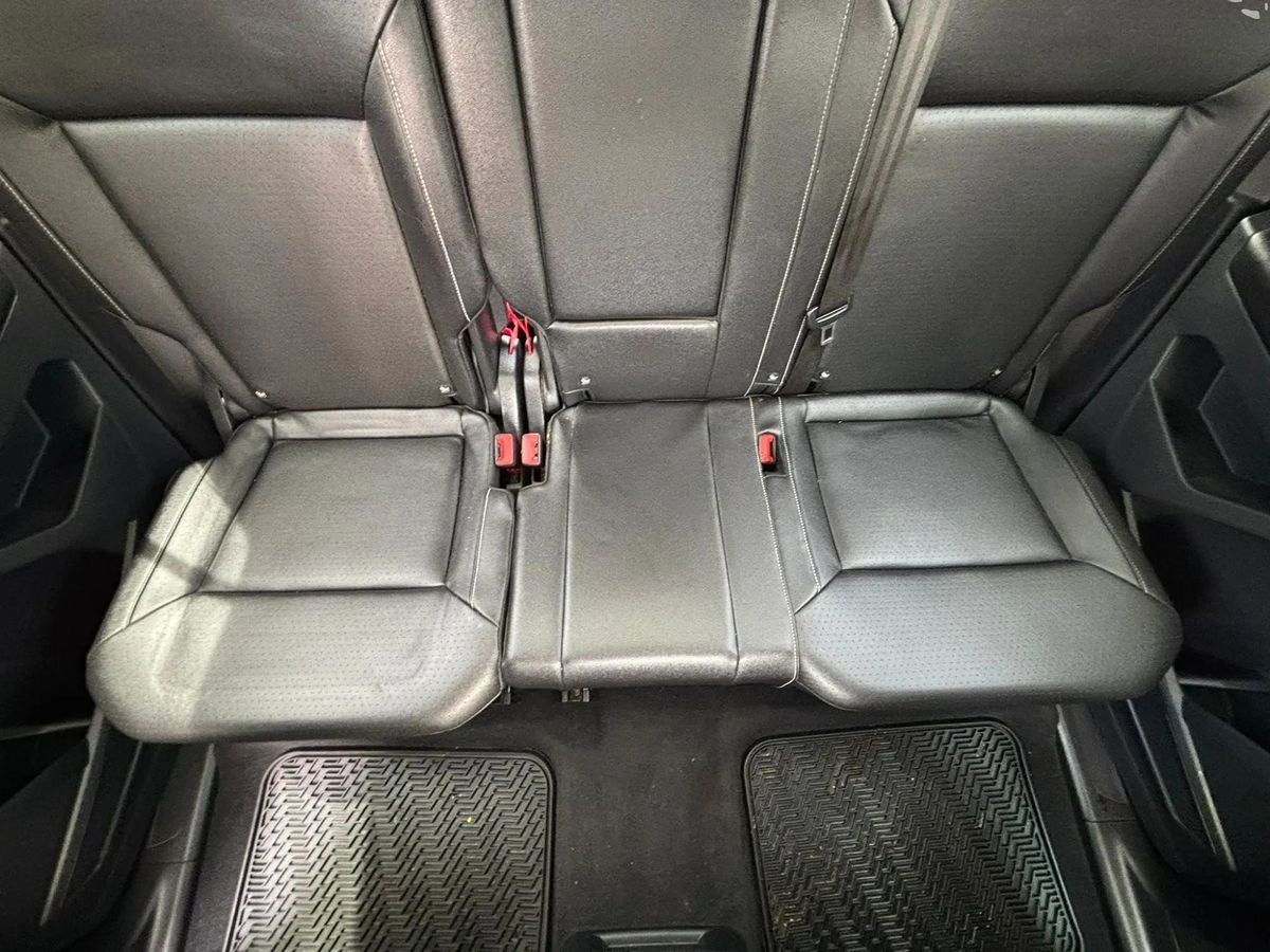 Photo 42 of this Volkswagen Atlas